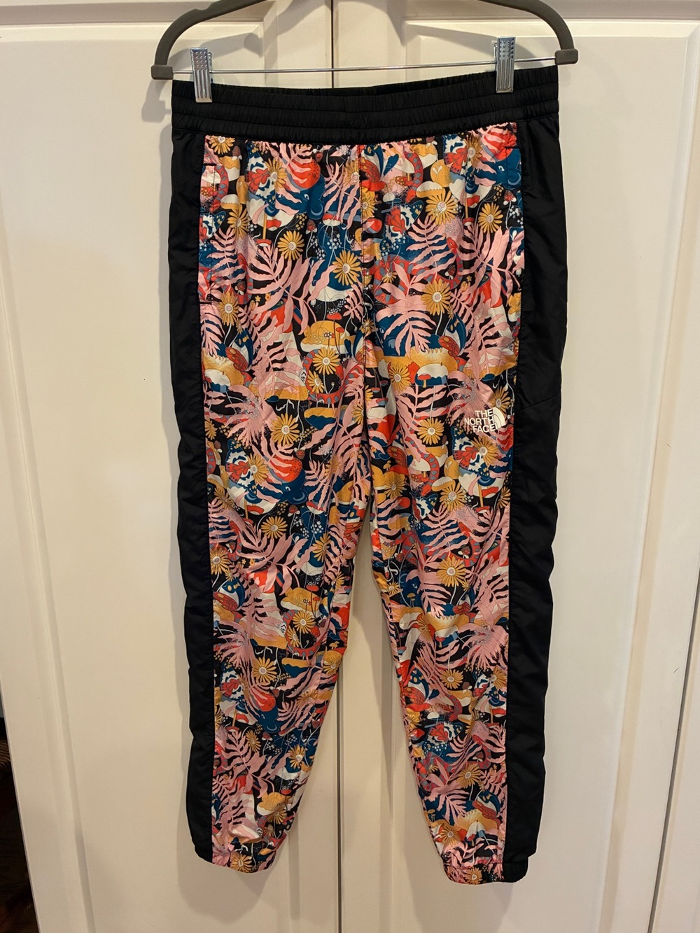 The North Face Women’s Multicolor Floral Butterflies Joggers, size M